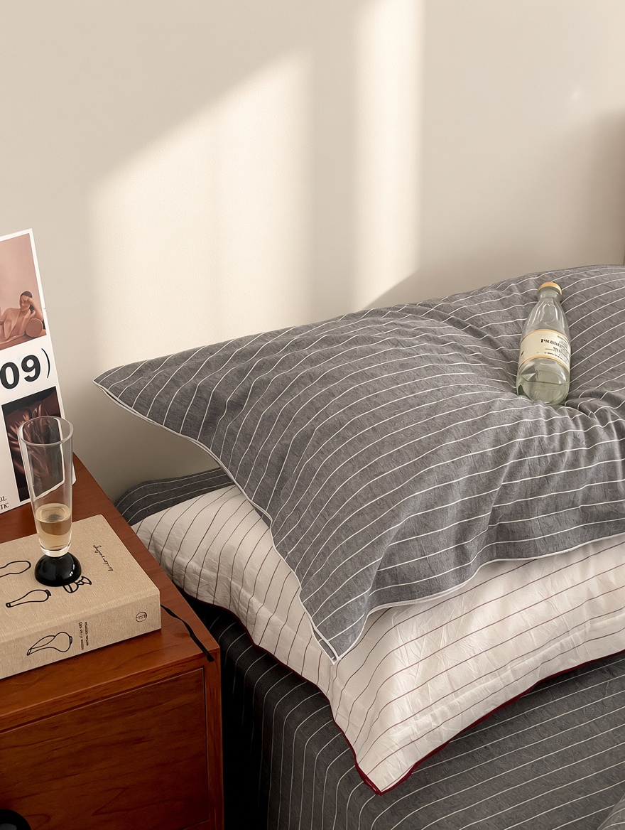 Scandinavian Striped Cotton Overlock Bedding Set