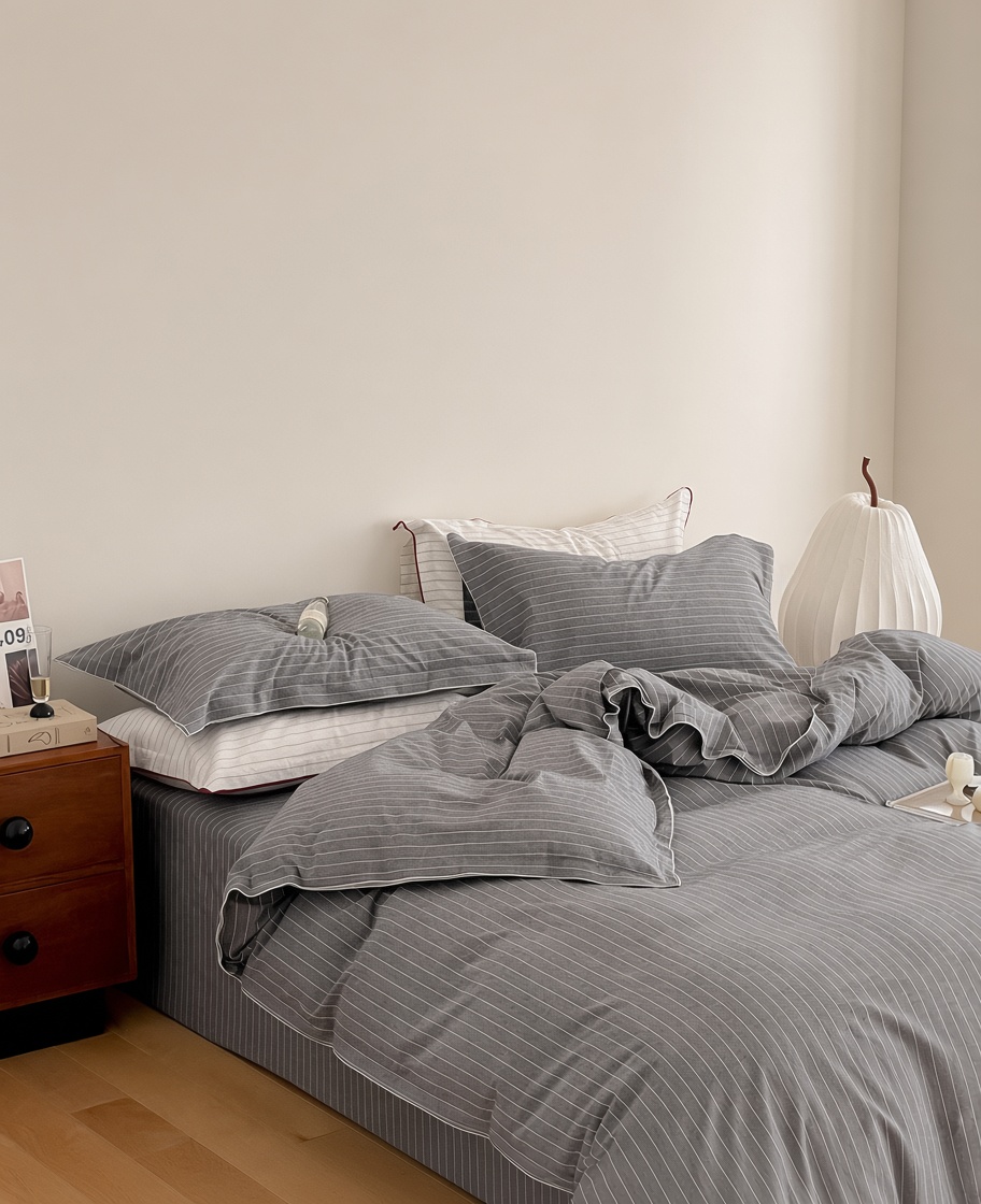 Scandinavian Striped Cotton Overlock Bedding Set